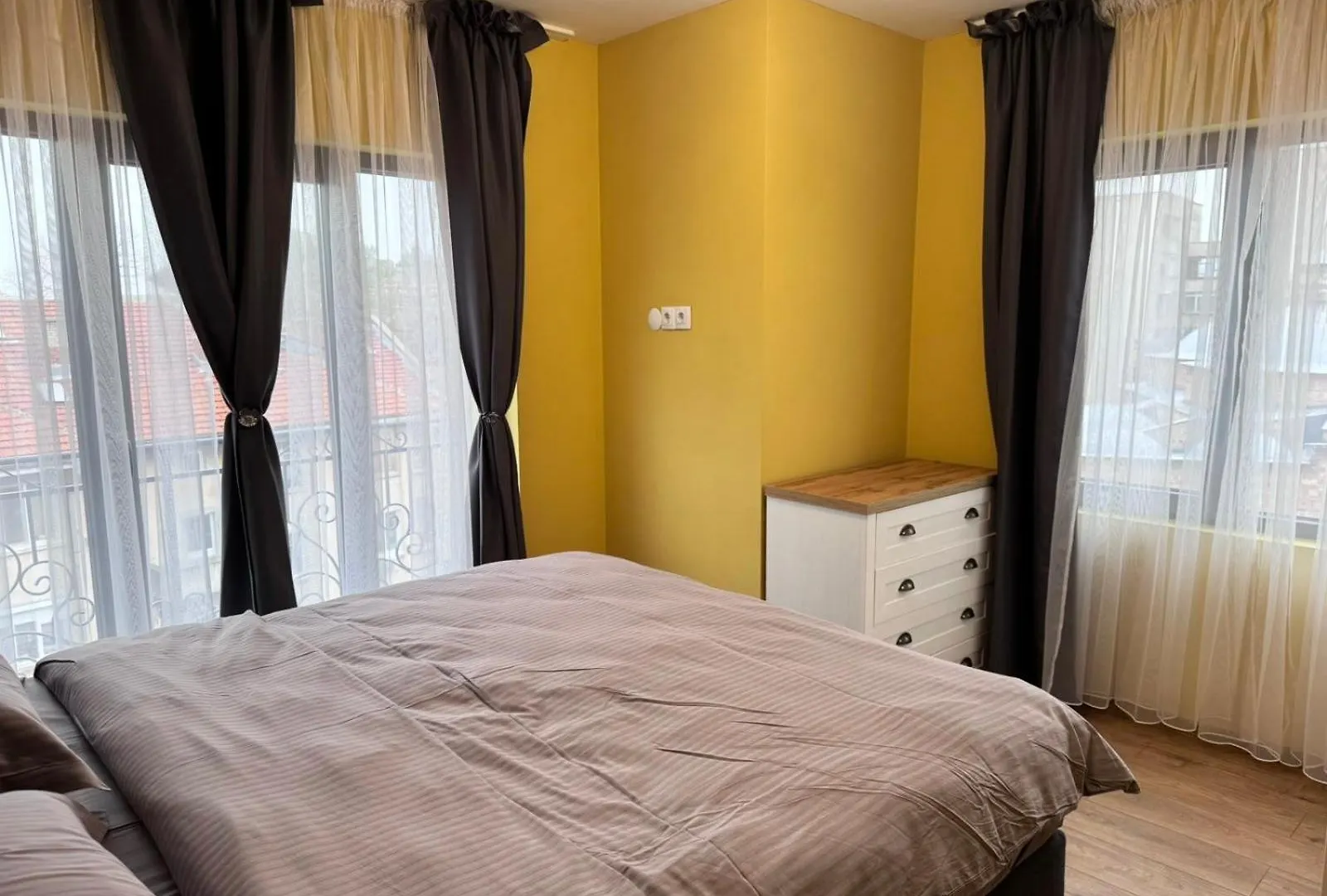 Spacious Sunny Flat With 2 Bedrooms In The Heart Of Filibe 0*,