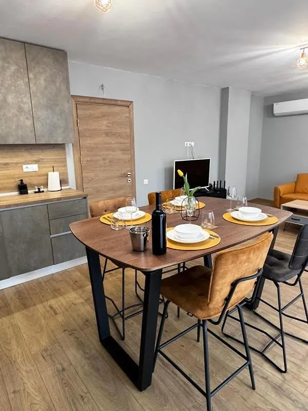 Spacious Sunny Flat With 2 Bedrooms In The Heart Of Filibe